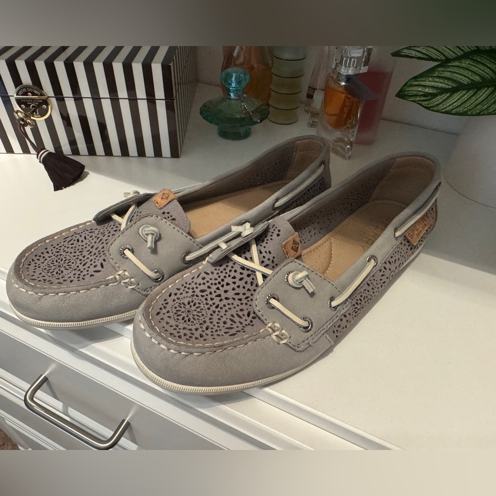 Sperry women’s boat shoes